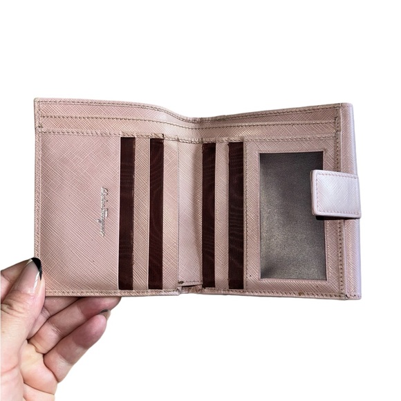 Authentic Salvatore Ferragamo bifold wallet - Picture 3 of 3